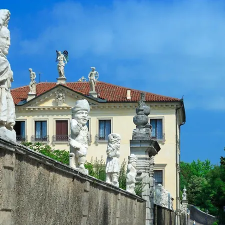 Palazzina Di Valmarana